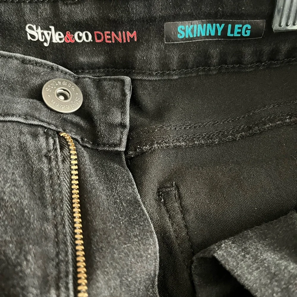 Jeans - Picture 1 of 8